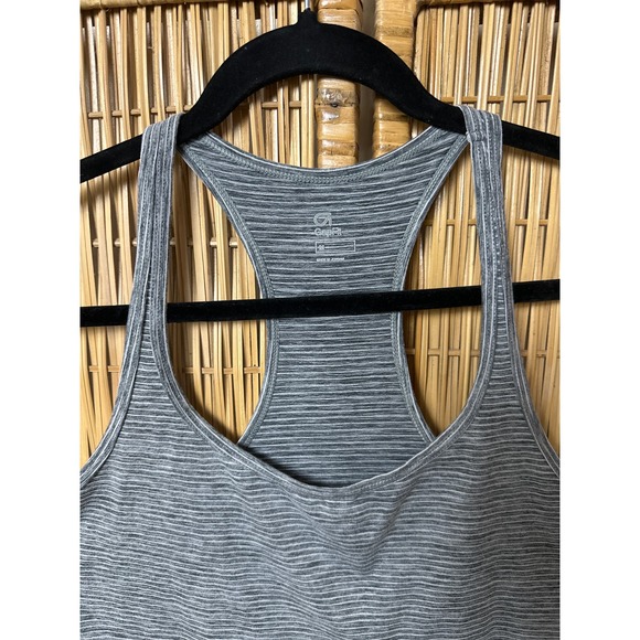 GAP Fit Women’s Top Medium Gray Athletic - Picture 2 of 7